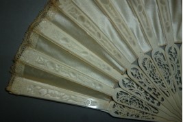 White sultane, fan circa 1900