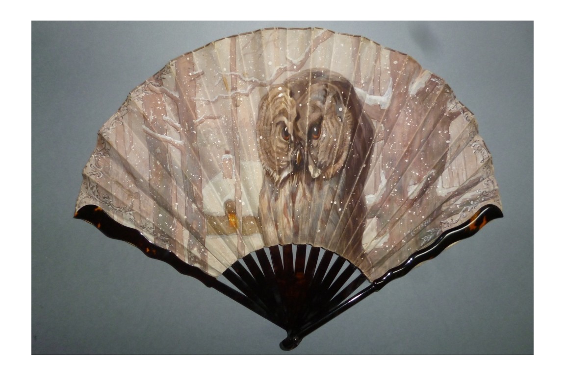 Owl in winter, fan by Thomasse, circa 1900-1910