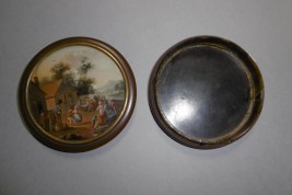 Dance at the tavern, 19th century snuffbox