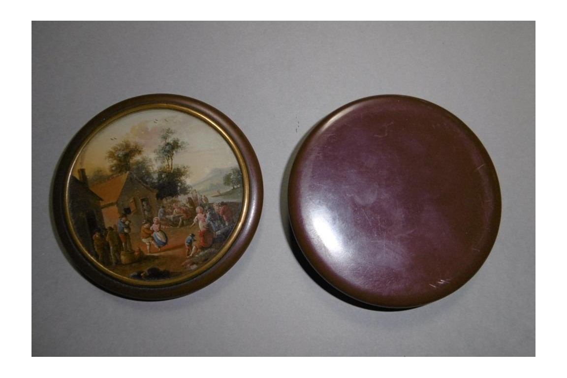 Dance at the tavern, 19th century snuffbox