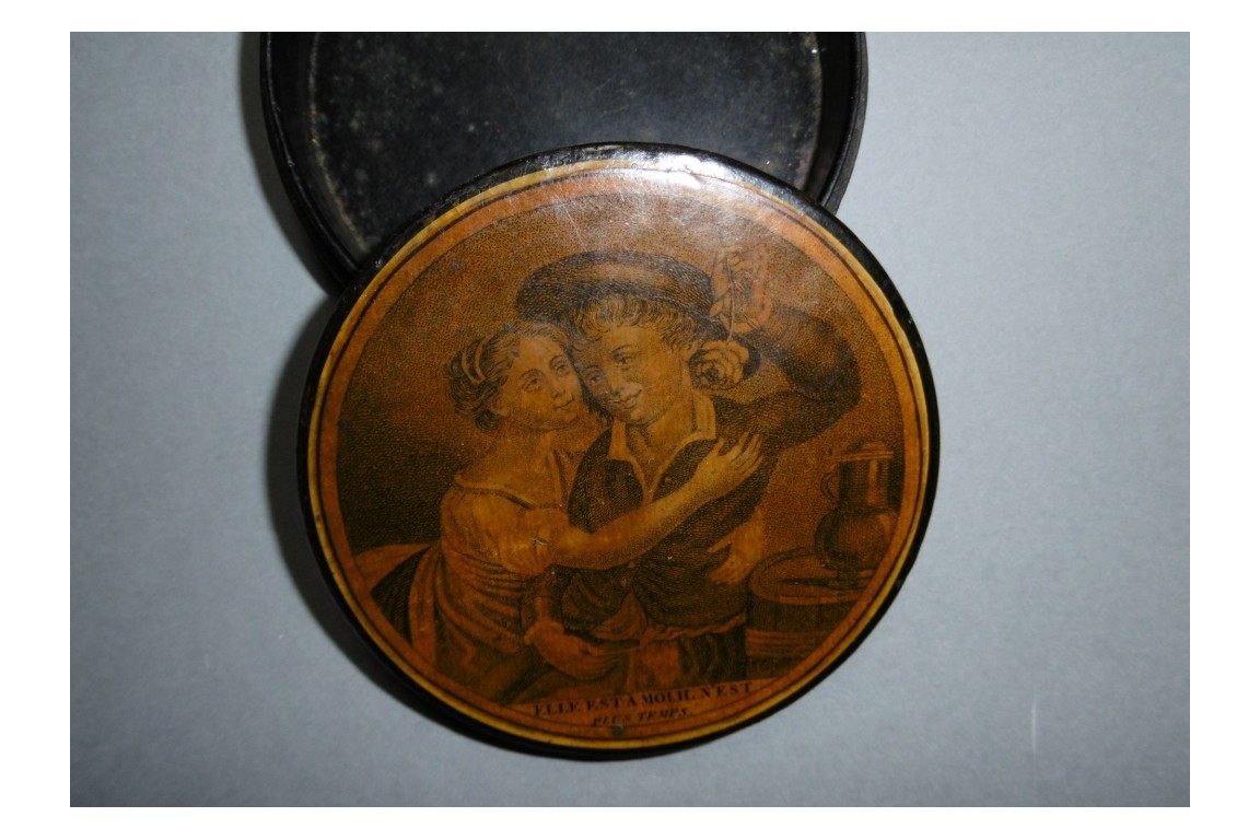 Sainte Hélène, snuffbox in memory of imperial familly