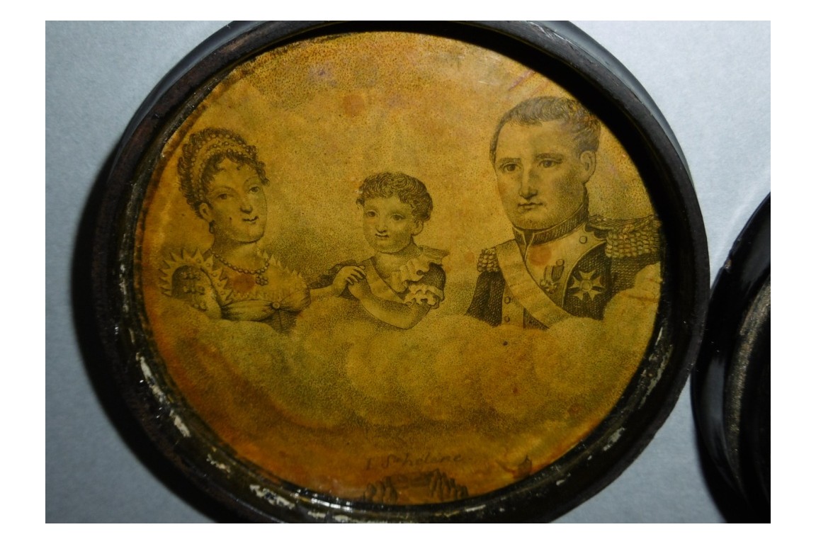 Sainte Hélène, snuffbox in memory of imperial familly