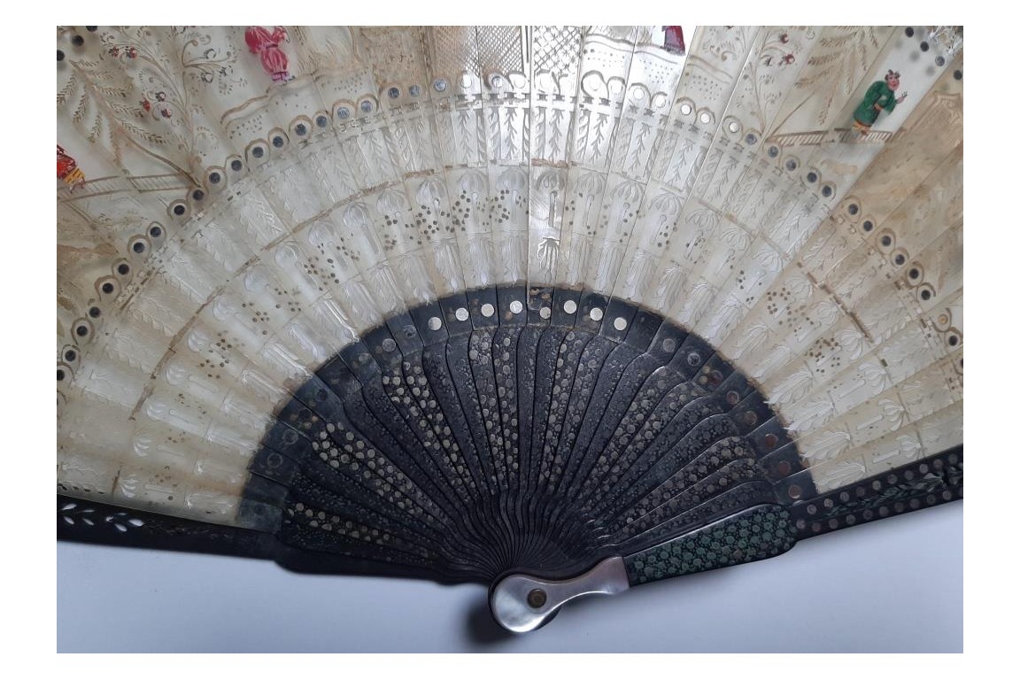 Horn and wood Chinoiseries, fan circa 1830