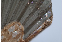 Pearly roses, Duvelleroy fan circa 1900-10