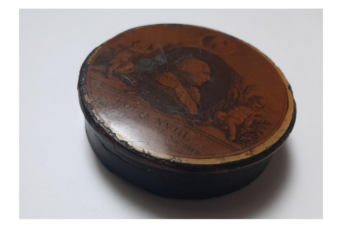 Louis XVIII, King of France and Navarre, snuffbox circa 1820-24