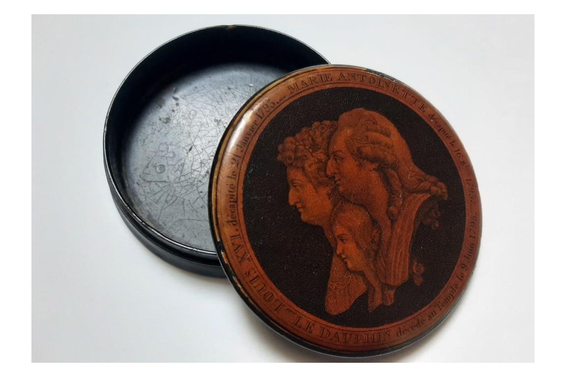 Louis XVI, Marie-Antoinette and the Dauphin, 19th century snuffbox