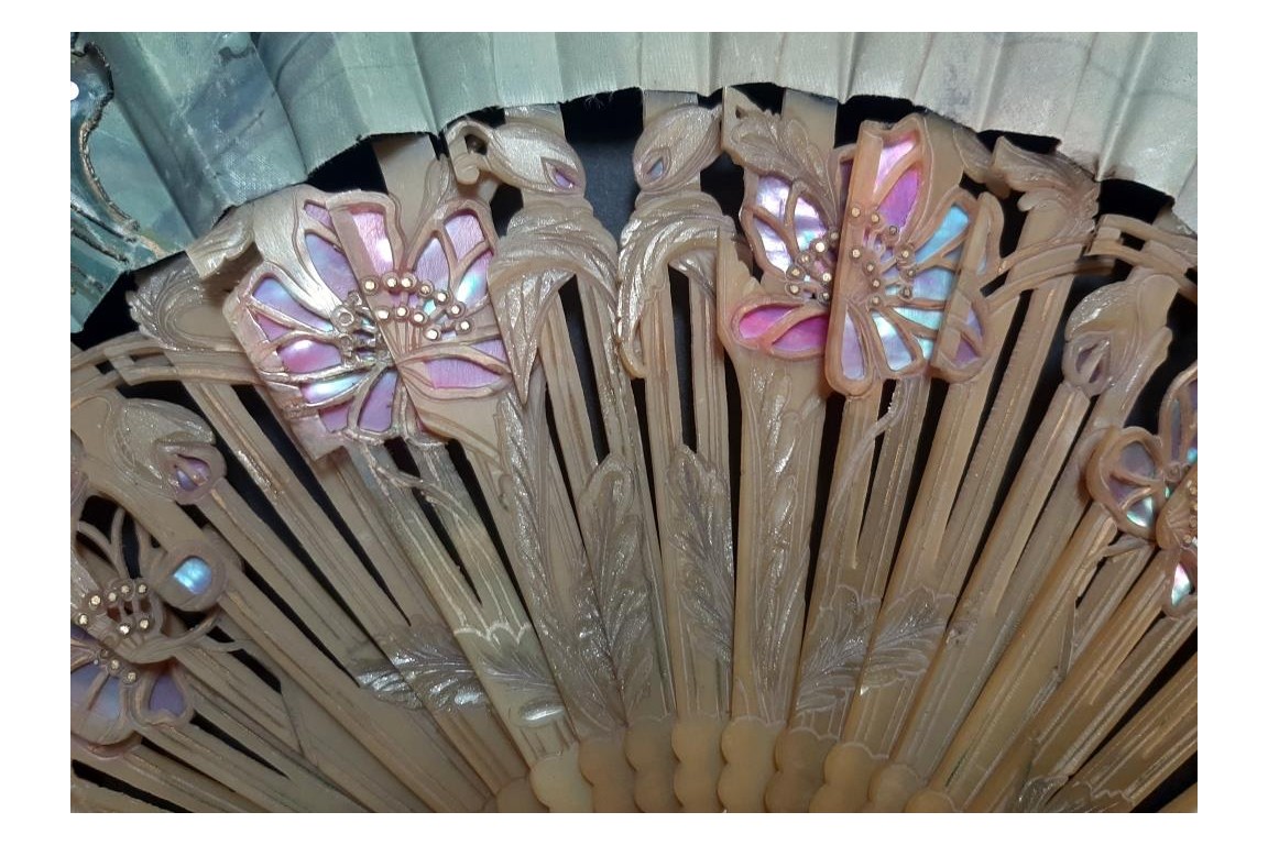 Poppies, Art Nouveau fan