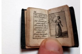 Le Petit Troubadour Almanach, livre minuscule