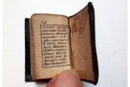 Le Petit Troubadour Almanach, livre minuscule