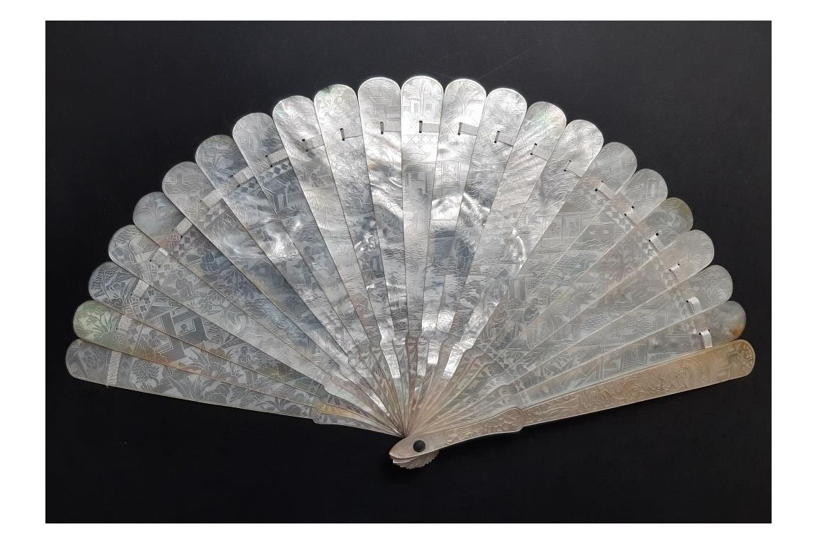 Chinese mother of pearl, 19th century fan