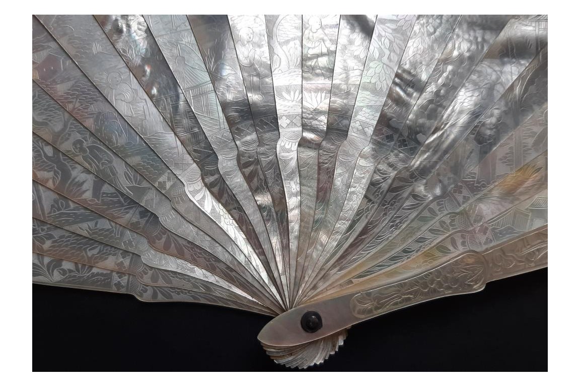 Chinese mother of pearl, 19th century fan