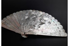 Chinese mother of pearl, 19th century fan