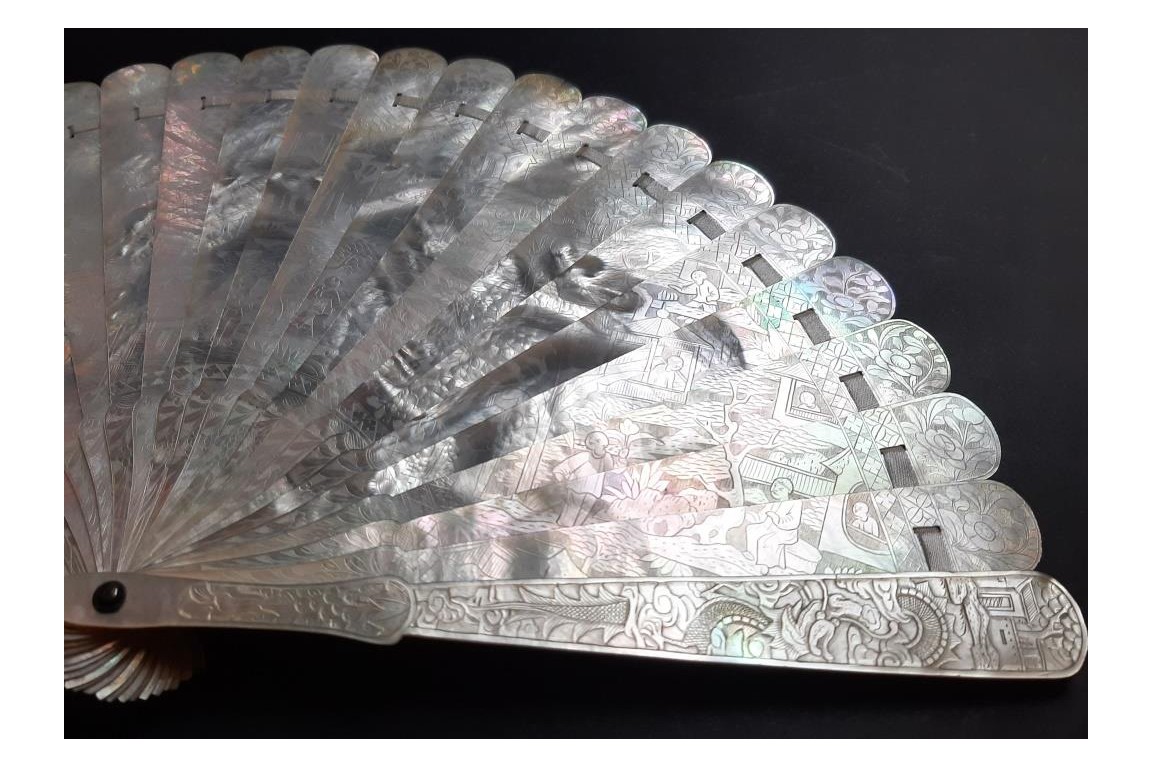 Chinese mother of pearl, 19th century fan