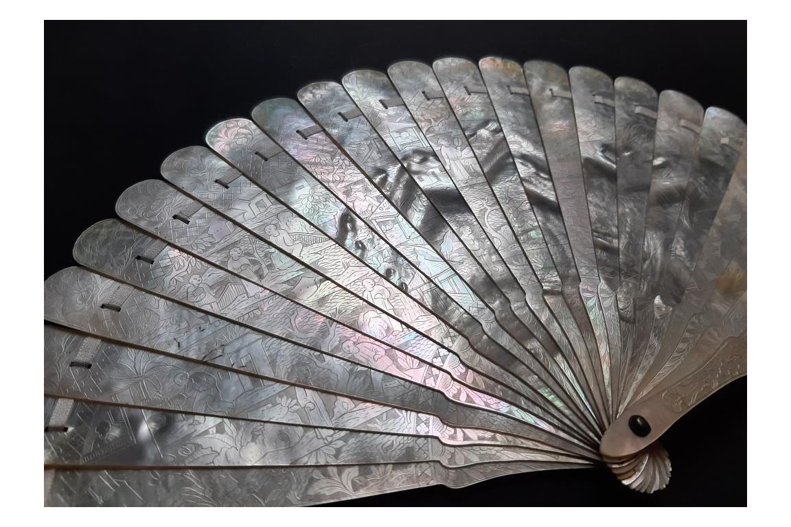 Chinese mother of pearl, 19th century fan