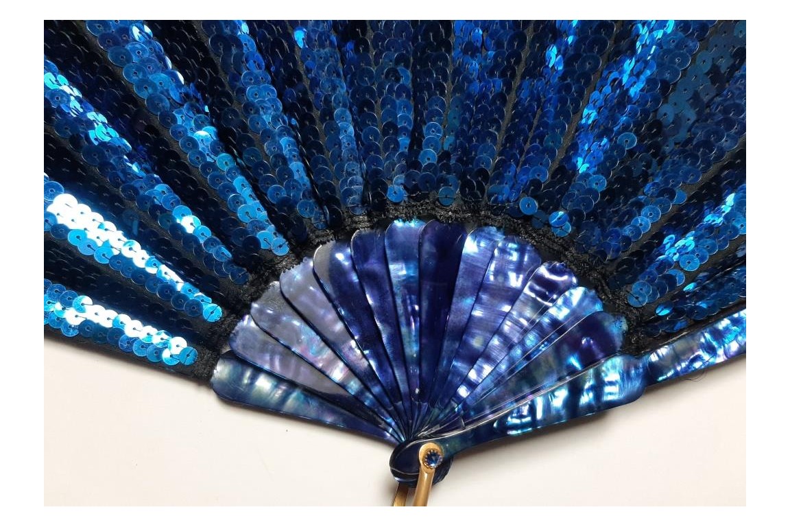 Blue magic, fan cica 1900