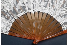 Delicate daisies, Art Nouveau fan