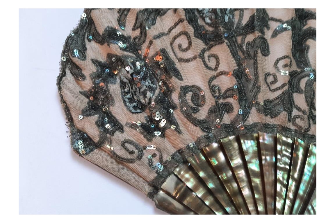 Small cardoons, Duvelleroy fan, circa 1900