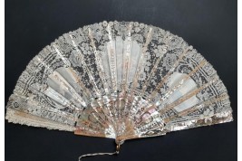 Cupid in love, late 19th-century fan