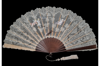 He loves me, he loves me not... Fan circa 1890