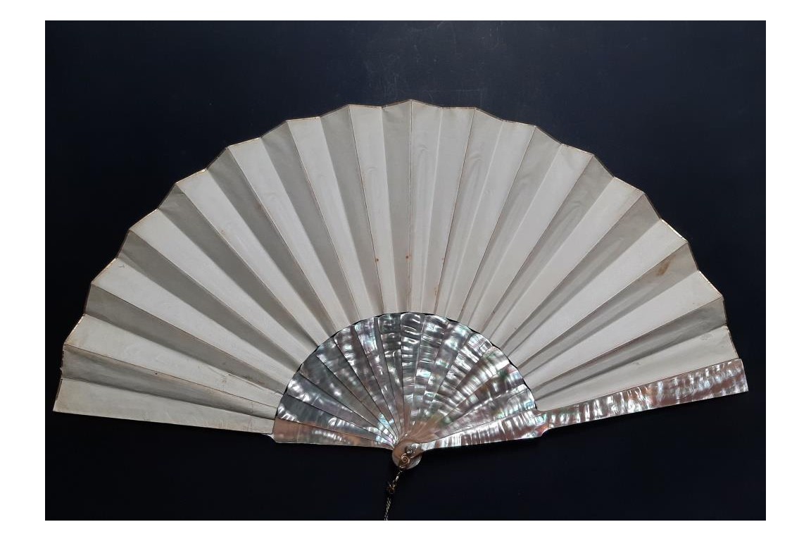 Flowering the bride-to-be, fan by Noujaret, late 19th century