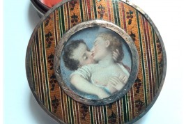 The erotic kiss after Fragonard, snuffbox 18th century