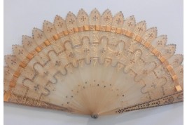 Secret mirror, fan circa 1830