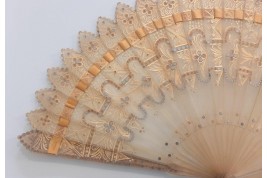 Secret mirror, fan circa 1830