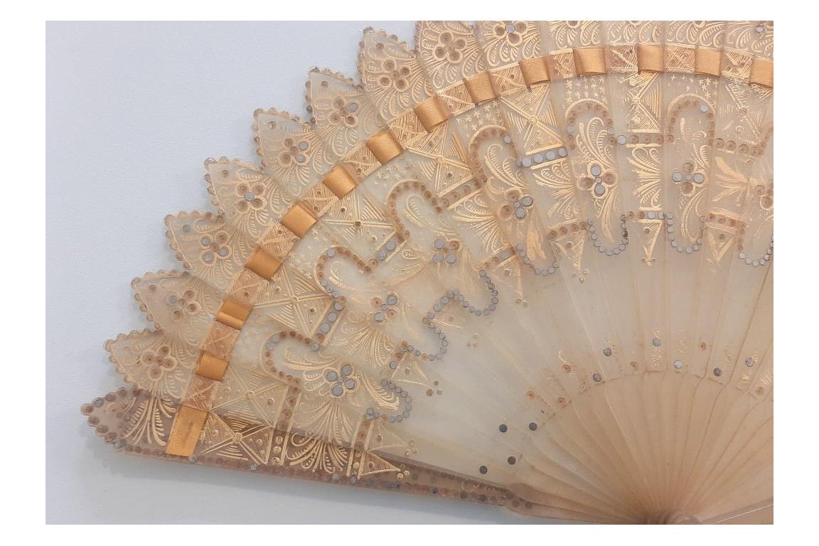 Secret mirror, fan circa 1830