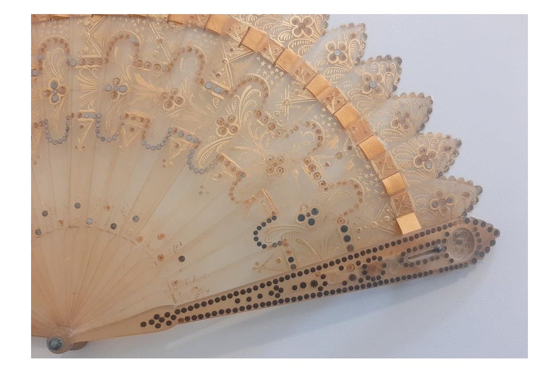 Secret mirror, fan circa 1830