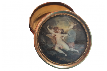 Jupiter taking Io in a cloud,  erotic snuffbox 18th century