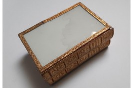 Candy book. Trompe l'oeil box, circa 1830-40