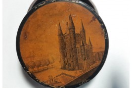 The royal family at the Temple prison, early 19th century snuffbox