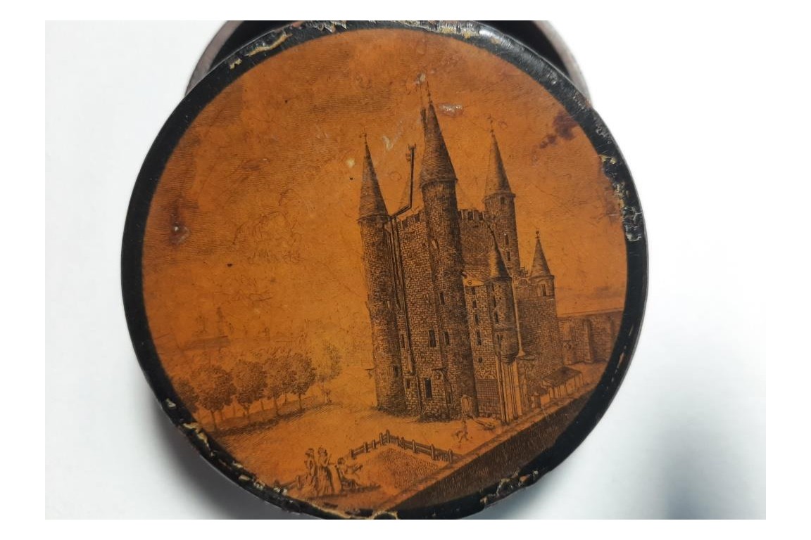 The royal family at the Temple prison, early 19th century snuffbox