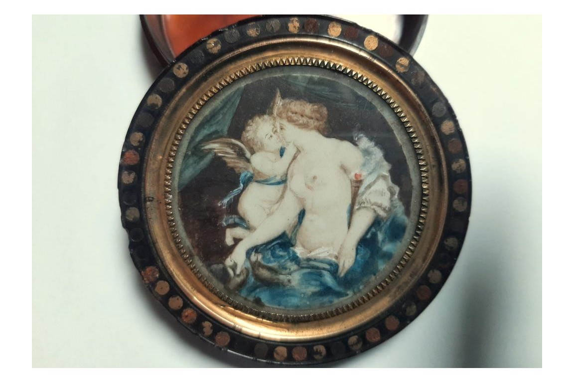 Venus and Cupid, 19th century snuffbox