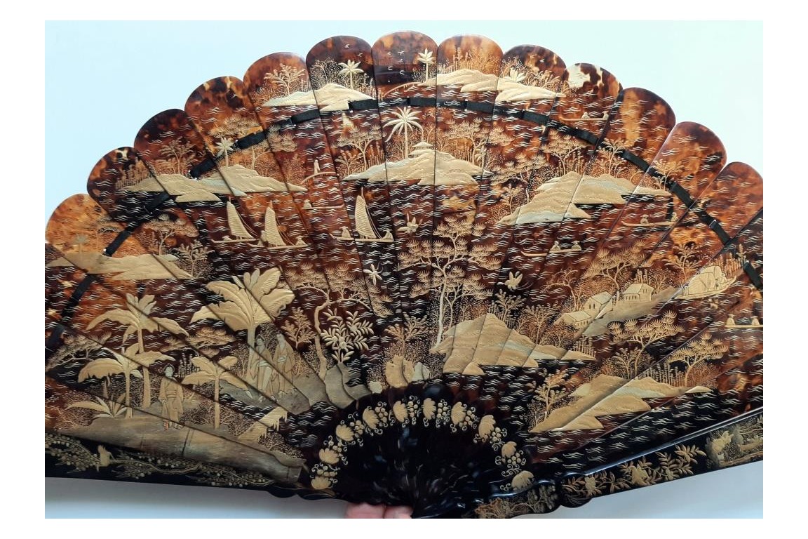 Japan, between sea and sky. 19th century fan