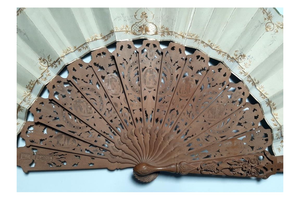 Coming by train to celebrate the harvest in Naples, fan circa 1863