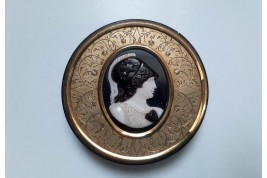 Minerva as a warrior. Grand Tour snuffbox, Italy, circa 1800-1820