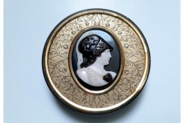 Minerva as a warrior. Grand Tour snuffbox, Italy, circa 1800-1820