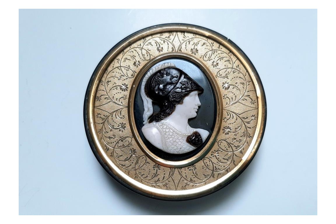 Minerva as a warrior. Grand Tour snuffbox, Italy, circa 1800-1820