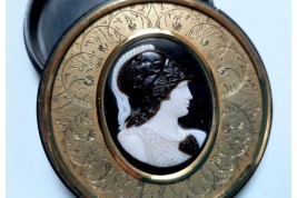 Minerva as a warrior. Grand Tour snuffbox, Italy, circa 1800-1820