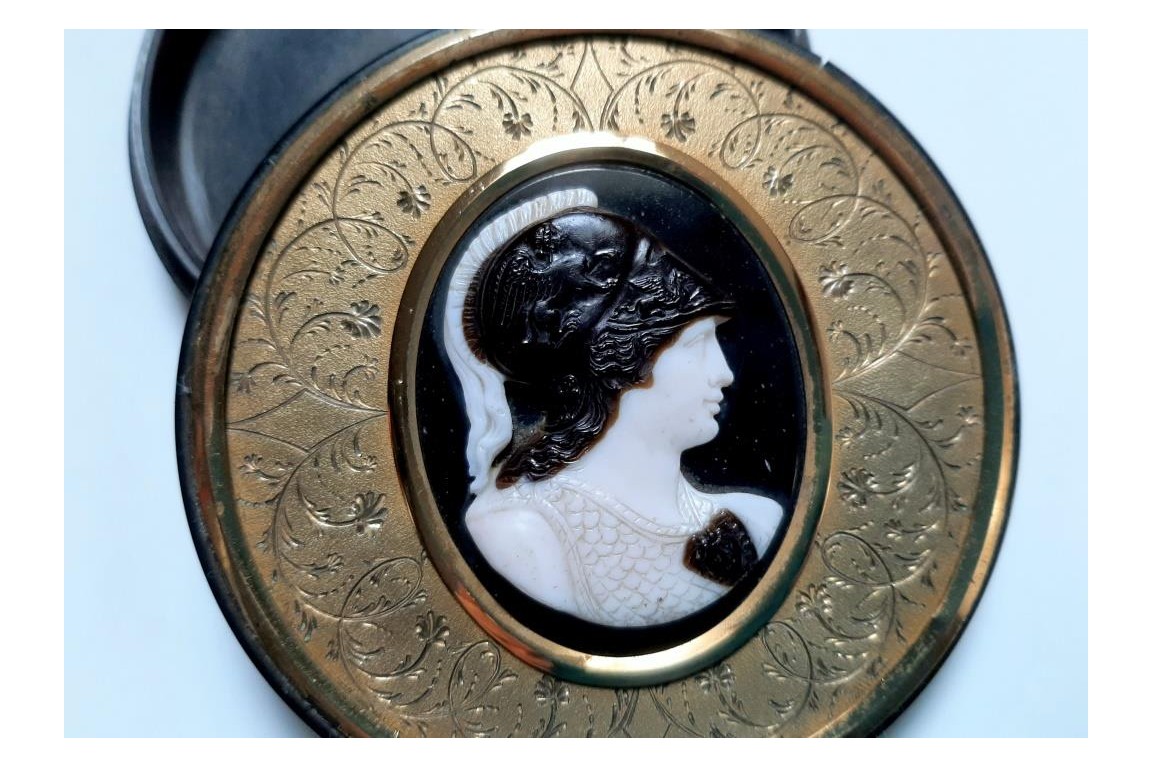 Minerva as a warrior. Grand Tour snuffbox, Italy, circa 1800-1820