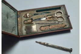 Gabrielle, sewing kit circa 1819-1838