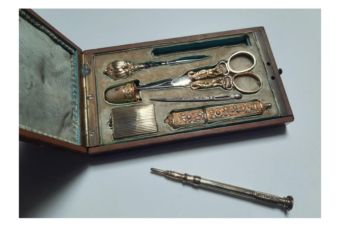 Gabrielle, sewing kit circa 1819-1838