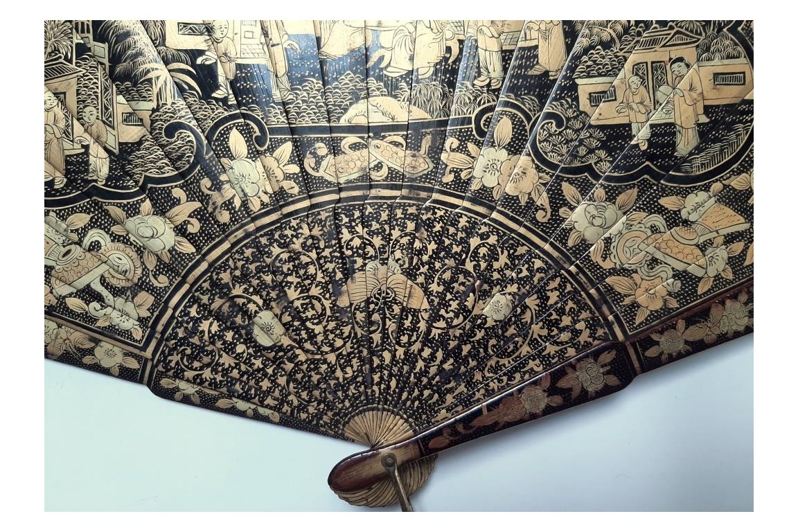 Black and gold China, 19th century fan