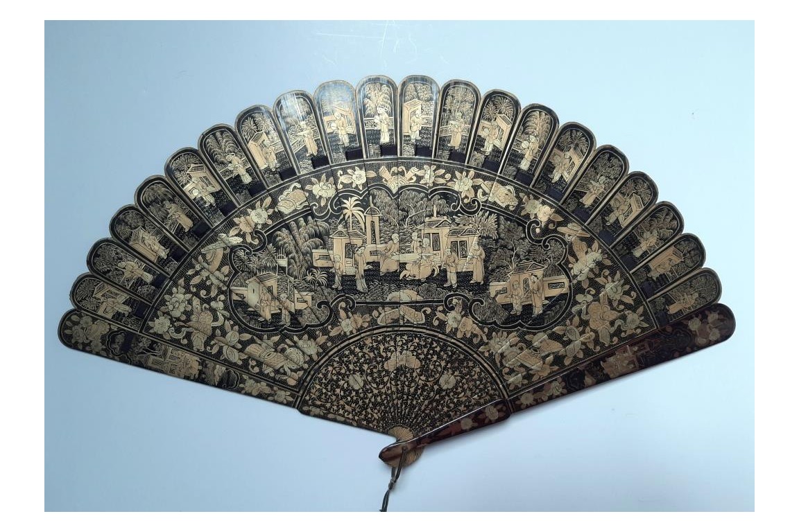 Black and gold China, 19th century fan