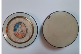 Saint, snuffbox in canivet 18th century