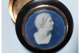 The Doryphoros , Grand Tour souvenir, 19th century snuffbox