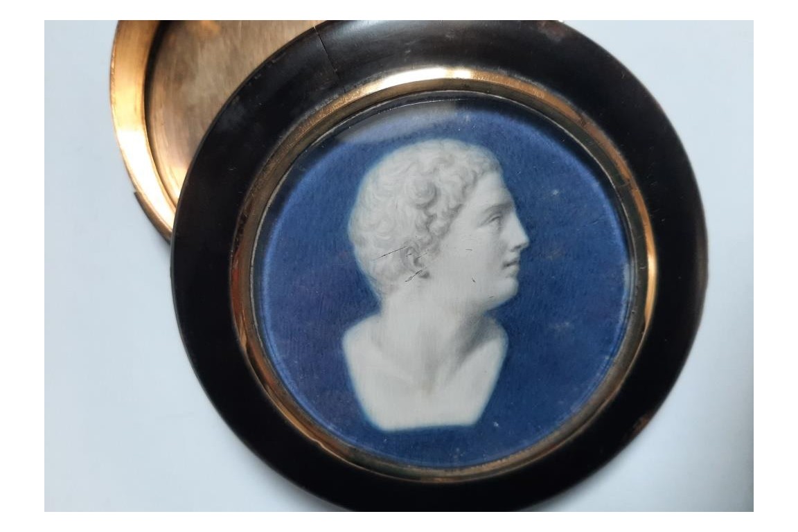 The Doryphoros , Grand Tour souvenir, 19th century snuffbox