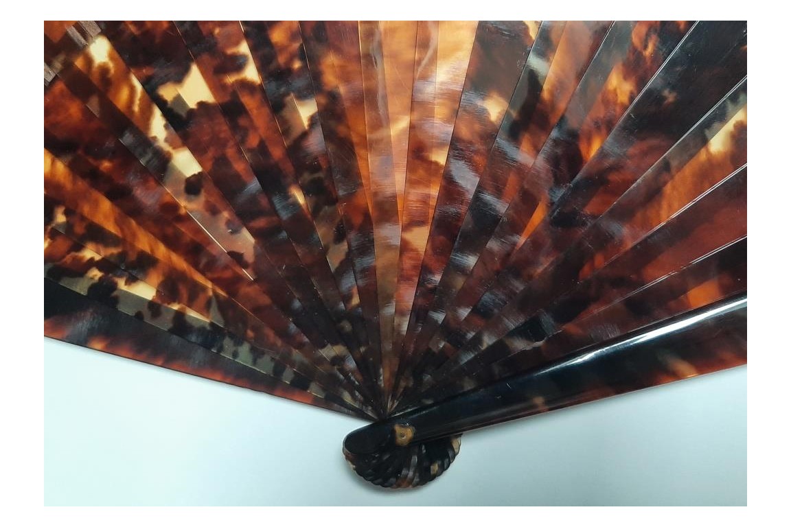 Tortoiseshell Countess. Fan circa 1880-1900