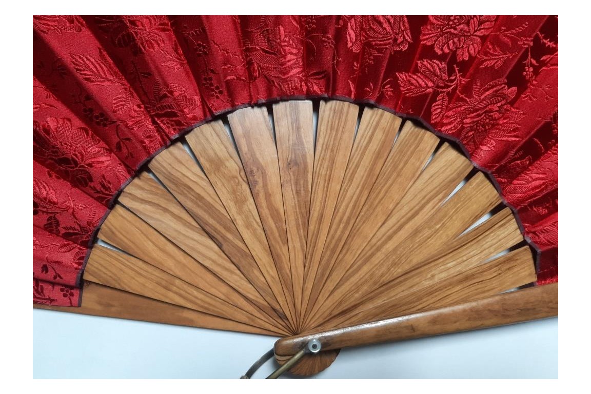 Red mosquito. Fashion fan, late 19th century